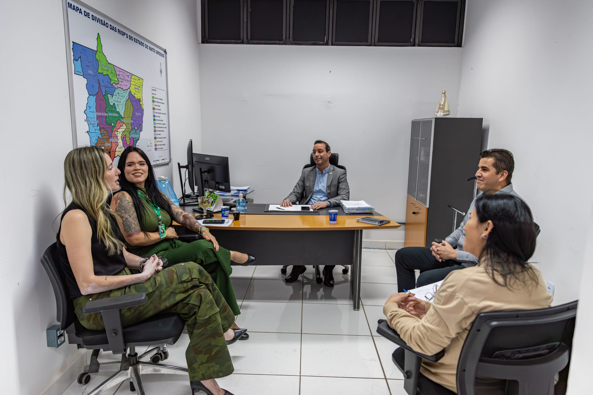 Cuiabá e Governo de MT firmam parceria para reeducandos produzirem casinhas para animais