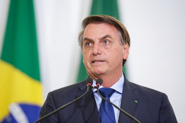 Ministro Alexandre de Moraes decreta prisão domiciliar de Jair Bolsonaro
