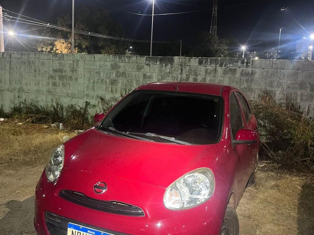 Polícia Militar recupera carro roubado e prende homem por receptação e porte ilegal de arma