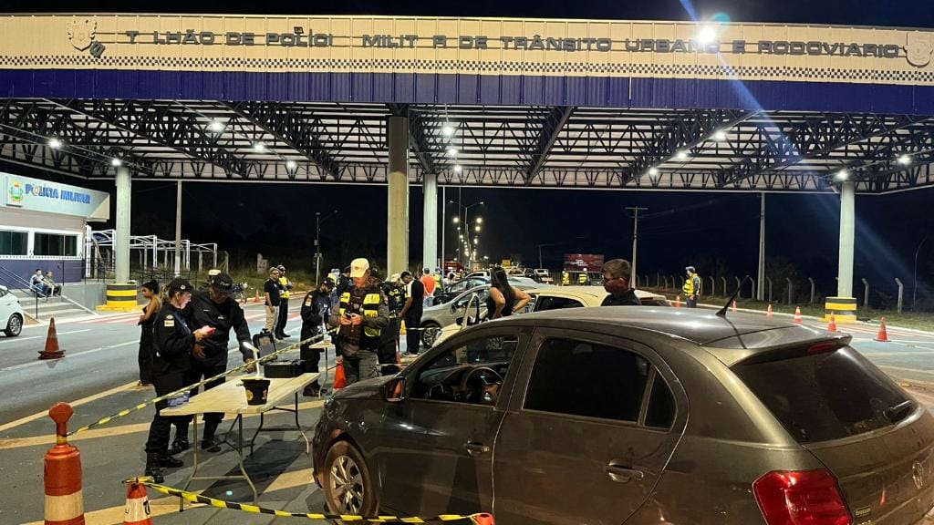 Fiscalização na estrada de Chapada dos Guimarães termina com 4 presos e 22 veículos removidos