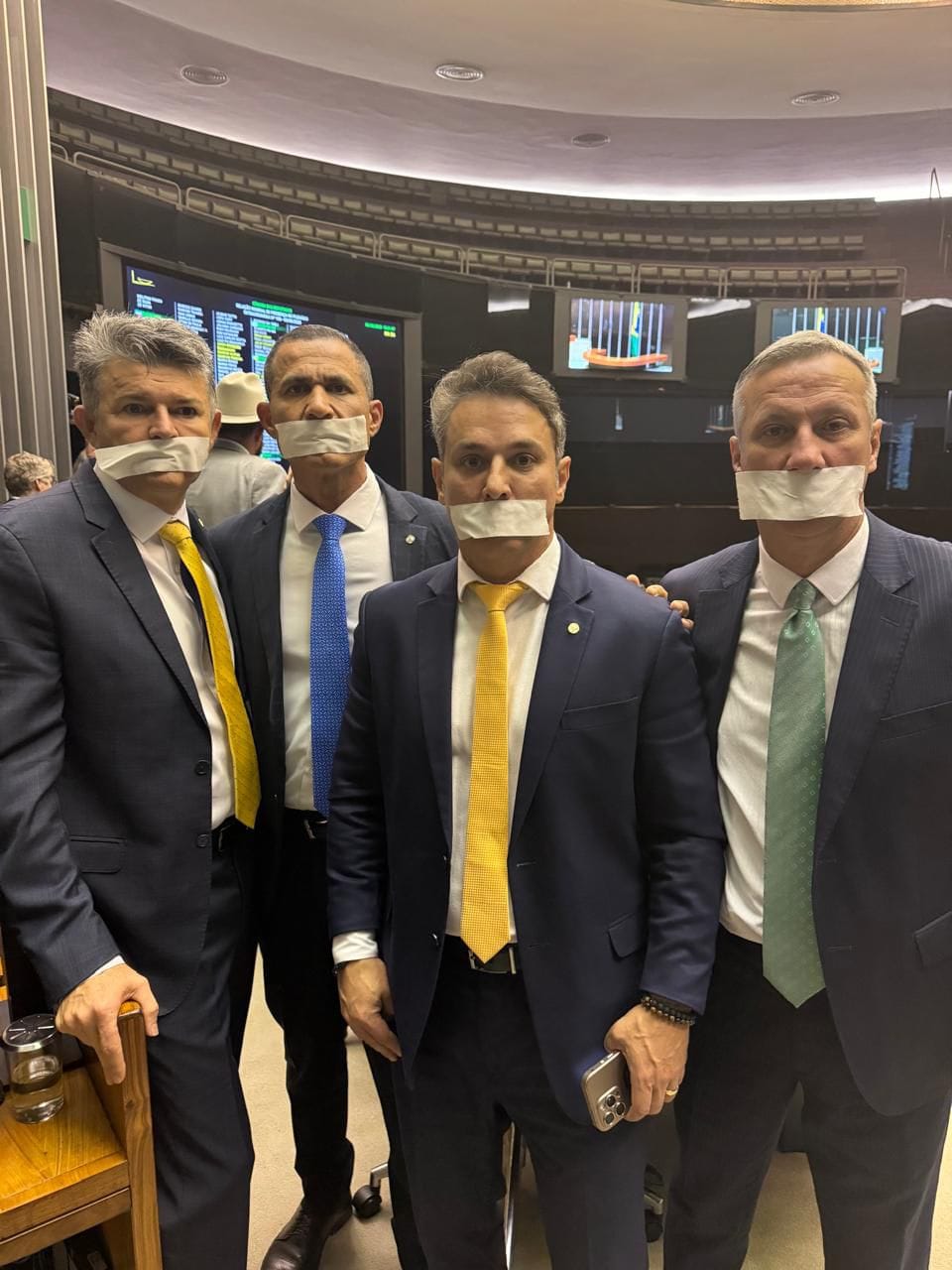 Deputados de Mato Grosso pedem aprovação de anistia e impeachment de "Xandão"