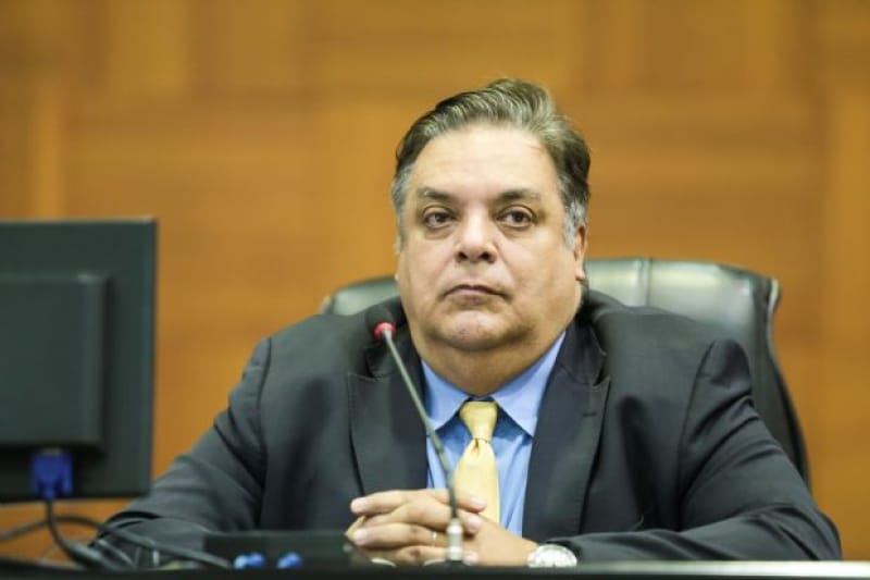 Justiça determina penhora de 30% do salário de ex-deputado para quitar dívida de R$ 227 mil