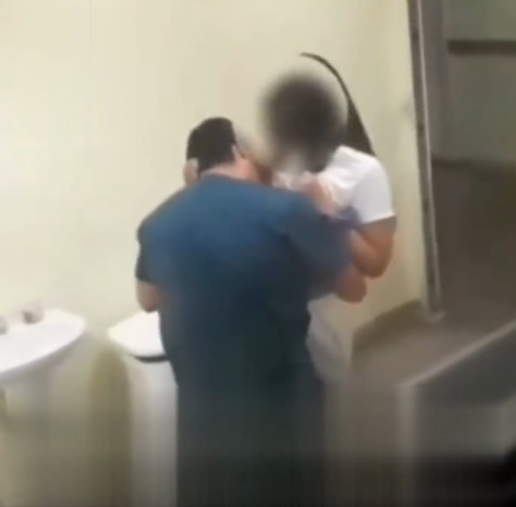Vídeo flagra médico e enfermeira em ato sexual enquanto pacientes aguardavam atendimento