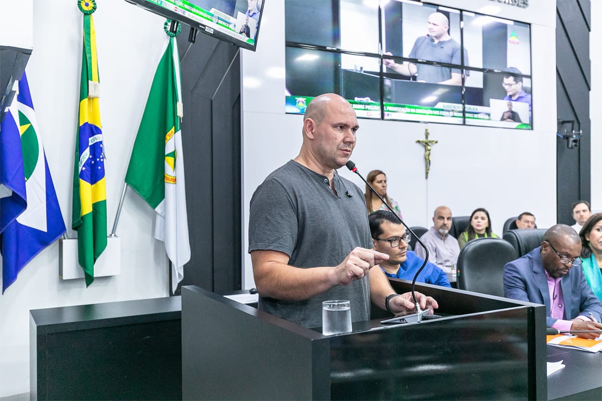 Prefeito de Cuiabá propõe PPP para escolas sem impacto na contratação de professores