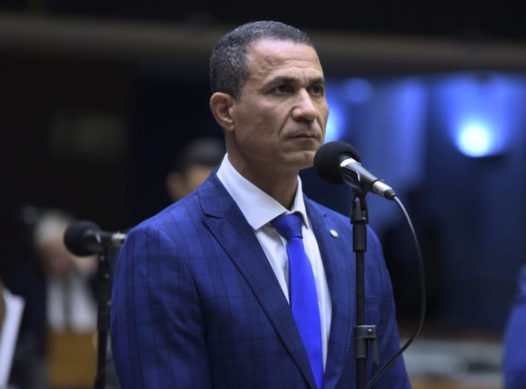 Projeto de deputado de Mato Grosso que barra desconto automático é aprovado