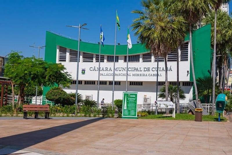 Projeto contra conteúdo erótico em livros para crianças de cinco anos avança em Cuiabá