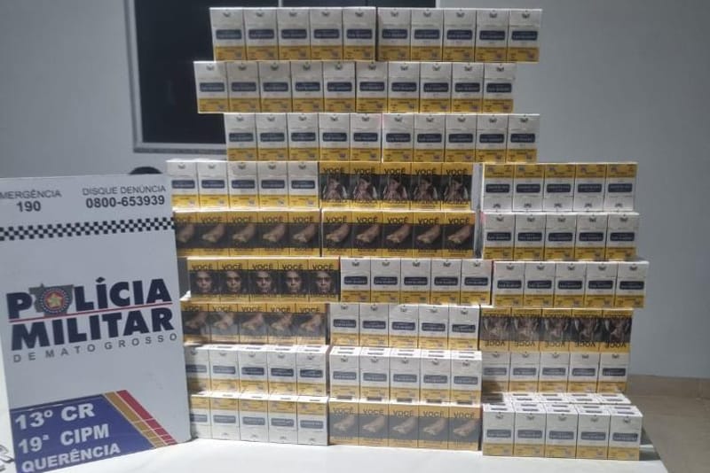 PM prende suspeitos e apreende 480 carteiras de cigarros contrabandeados do Paraguai
