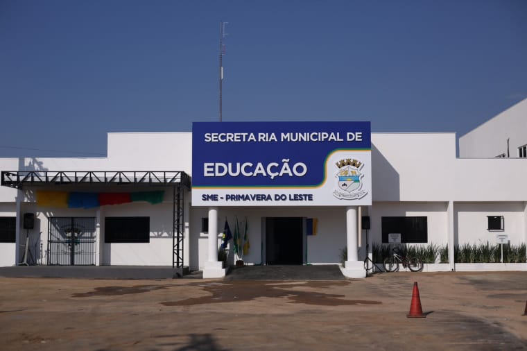 Secretária de Educação de Primavera do Leste é multada por descumprir decisão judicial