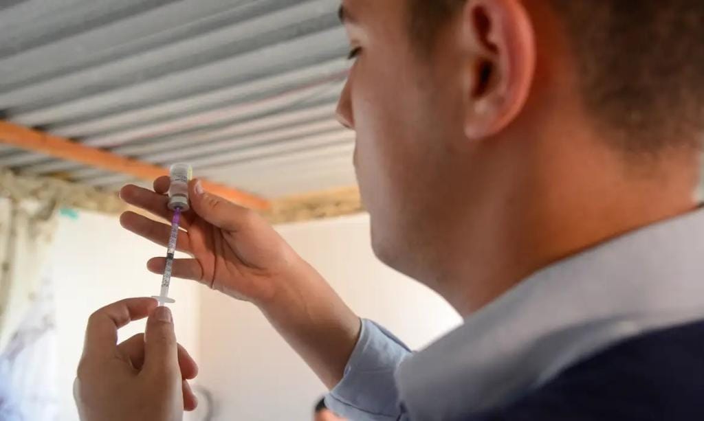 SES alerta para baixa cobertura vacinal contra Covid-19 em Mato Grosso