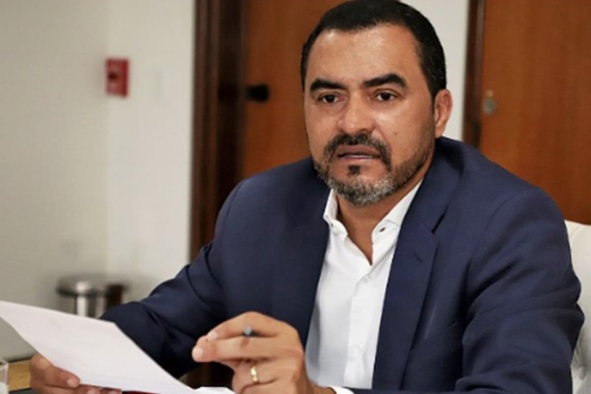Governador do Tocantins é afastado por suposto desvio de R$ 73 milhões na pandemia