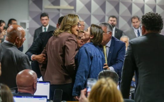 Deputada Coronel Fernanda avalia denunciar senadora Leila Barros após troca de acusações