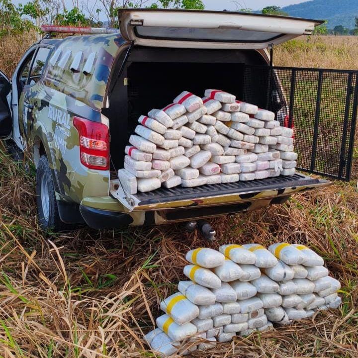 PM e PRF apreendem 127 kg de maconha e causa prejuízo de R$ 1,2 milhão aos traficantes