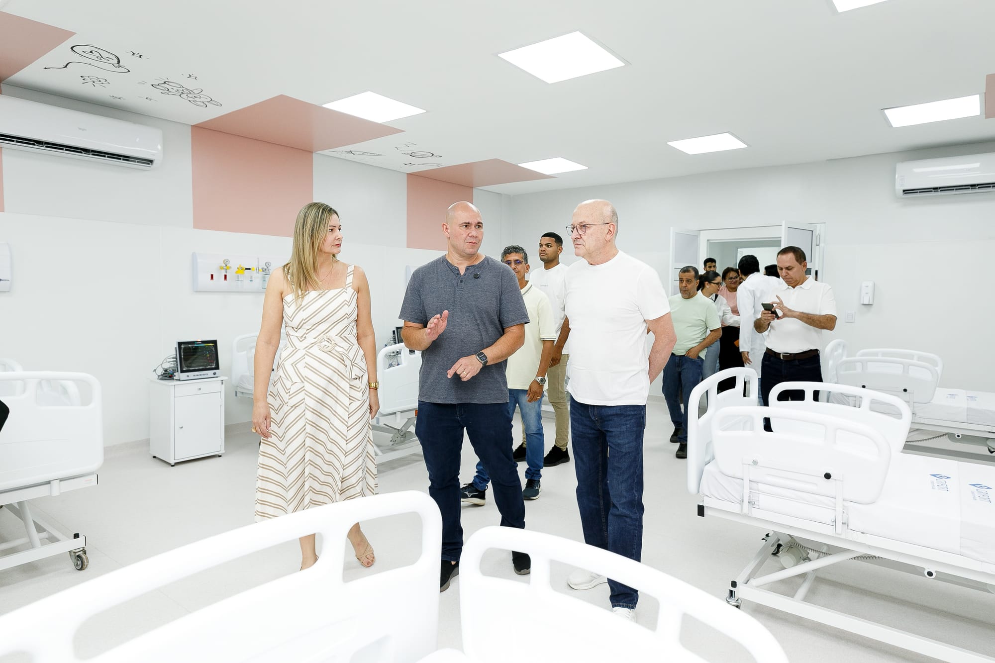 Prefeito e vice-governador vistoriam obras do Centro Médico Infantil em Cuiabá
