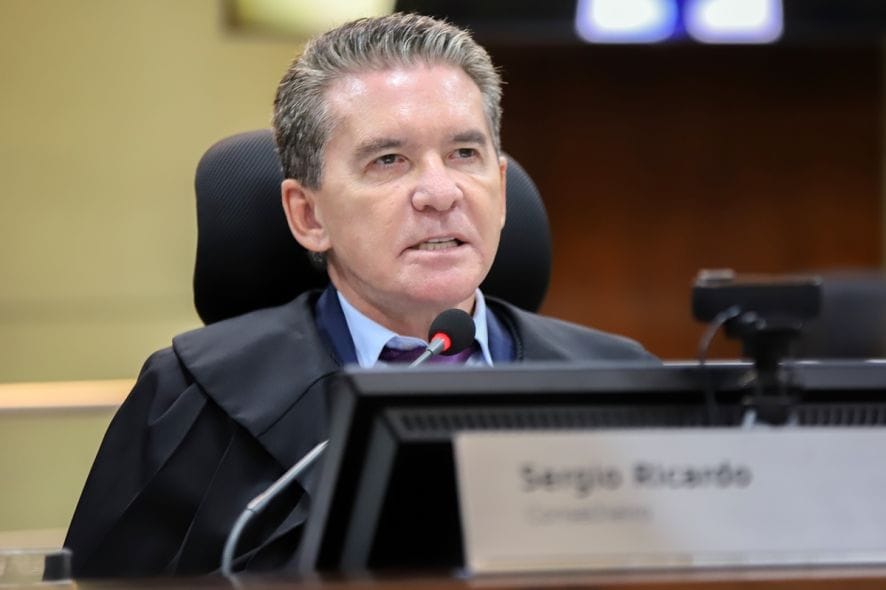 TCE quer suspender cobrança de consignados até 2026 para servidores de Mato Grosso