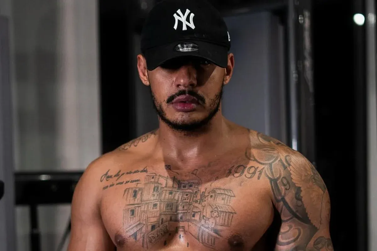 Após passar mal com suspeita de intoxicação, Hungria cancela shows e permanece na UTI