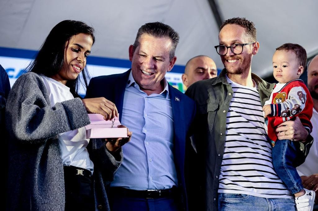 "Já viabilizamos 31 mil casas e vamos superar a meta das 40 mil", afirma Mauro Mendes