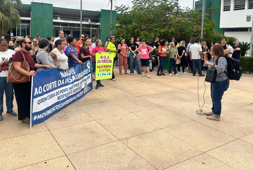 Enfermeiros ameaçam entrar em greve após impasse com prefeito sobre insalubridade