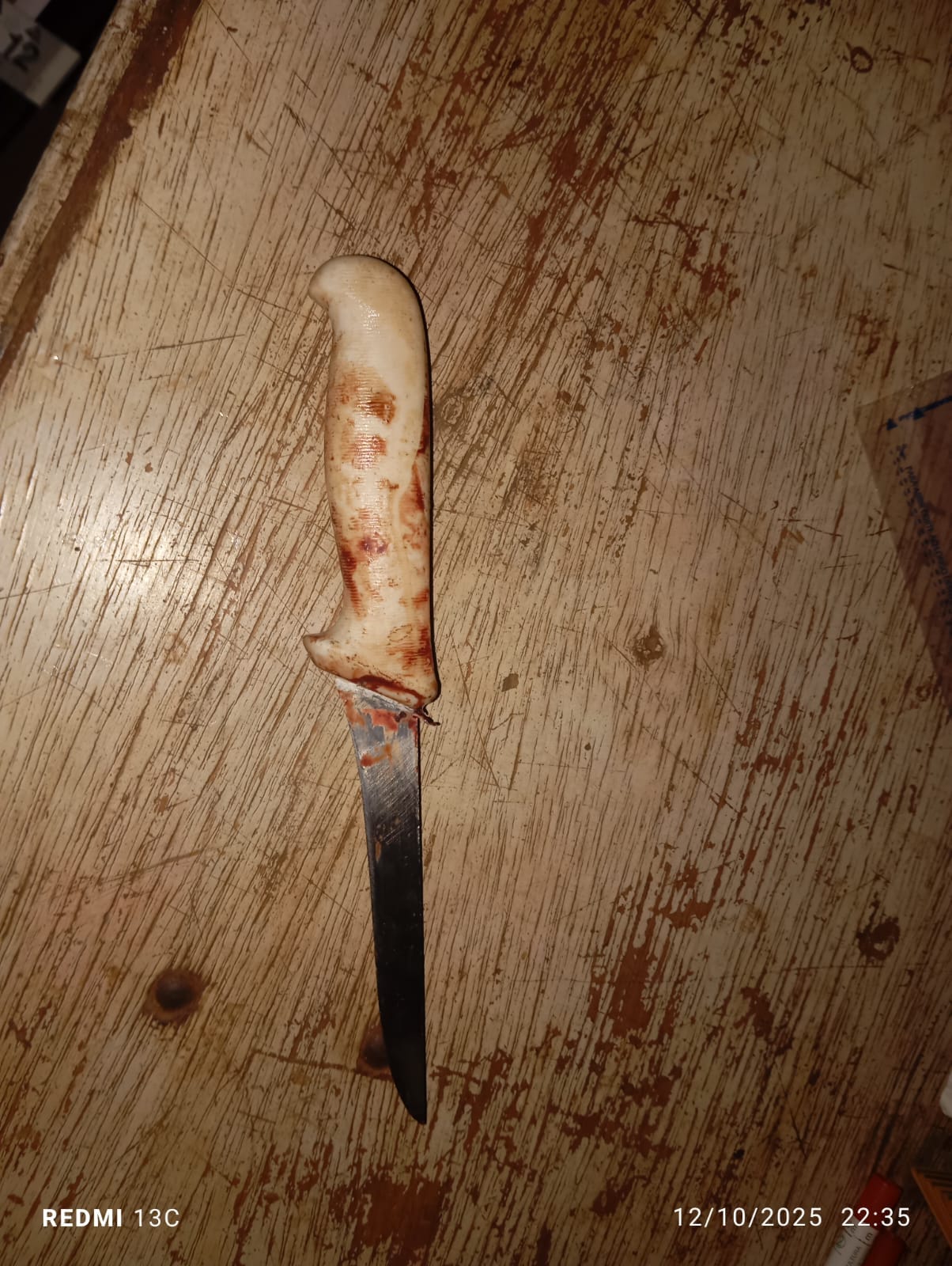 Mulher suspeita de matar marido com sete facadas em VG se entrega a polícia