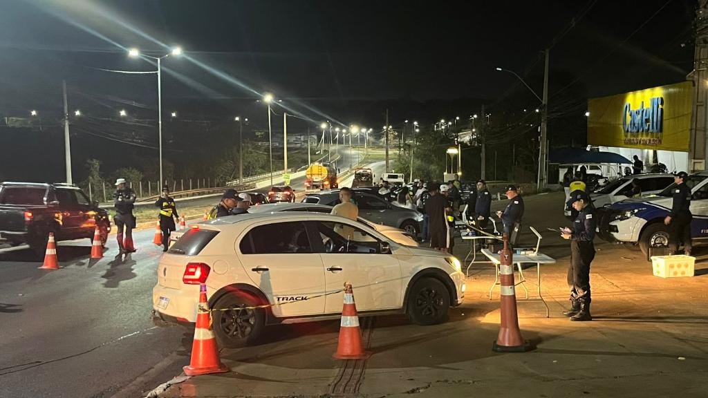 Fiscalização da Lei Seca prende 13 condutores embriagados na madrugada deste sábado (4)