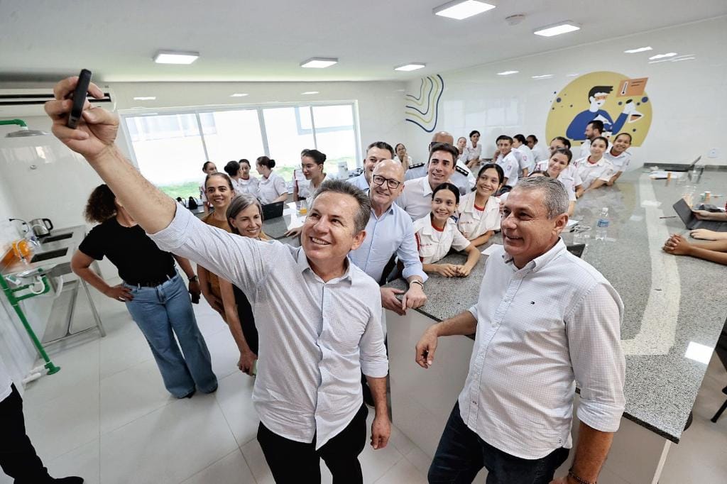 Governador confirma mais 33 escolas de alto padrão, com piscina, até final de 2026