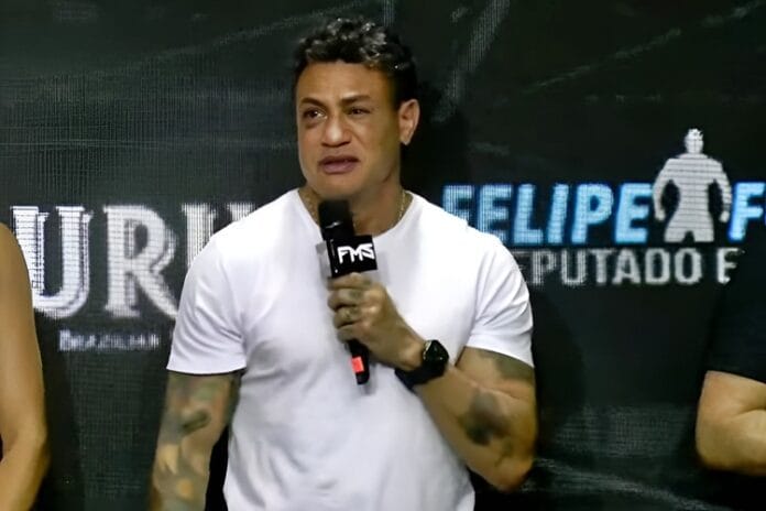 Emocionado, Popó anuncia aposentadoria definitiva do boxe após mais de 30 anos de carreira