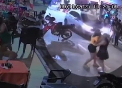 Motorista atropela grupo em frente a peixaria no São Gonçalo Beira Rio e foge sem prestar socorro