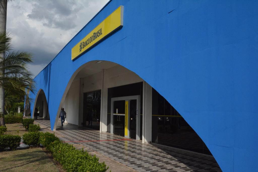 Governo de MT paga salários de novembro nesta sexta-feira e injeta R$ 800 milhões na economia