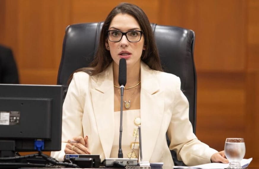 Janaina Riva denuncia servidor por ofensas e assédio; homem foi exonerado do cargo