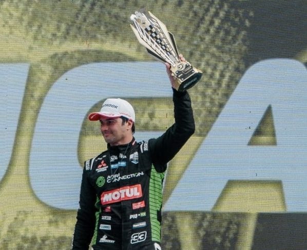 Pódio histórico: Nelsinho Piquet brilha na estreia noturna da Stock Car em Cuiabá