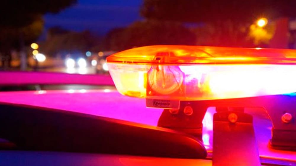 Casal é rendido por criminosos mascarados e vítima acaba ferida