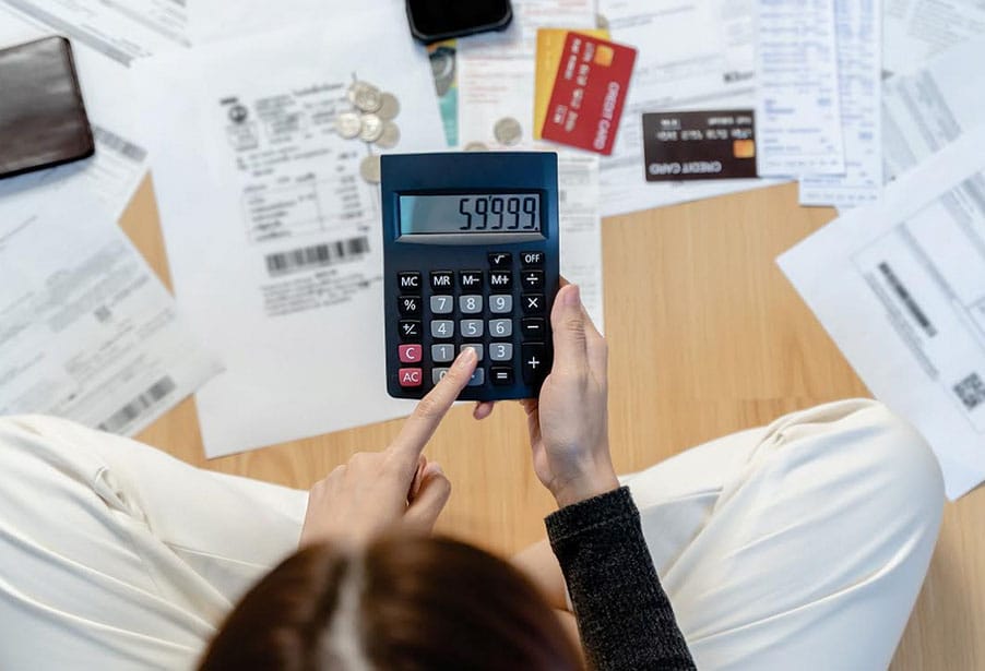 Número de famílias com contas em atraso aumenta na capital, aponta CNC