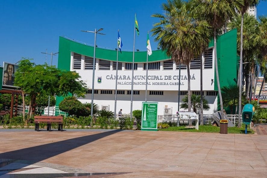 Projeto de lei que determina tocar Hino Nacional nas escolas será votado nesta terça-feira (16)