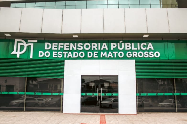 Defensoria demonstra falhas no reconhecimento fotográfico e reverte condenação de 5 anos de prisão