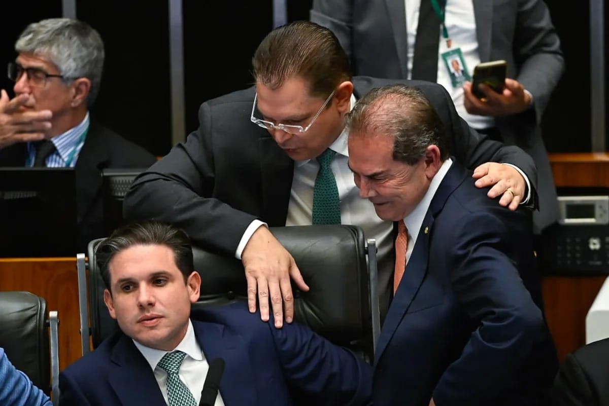 Câmara dos deputados aprova PL da Dosimetria, que reduz pena de Jair Bolsonaro e aliados