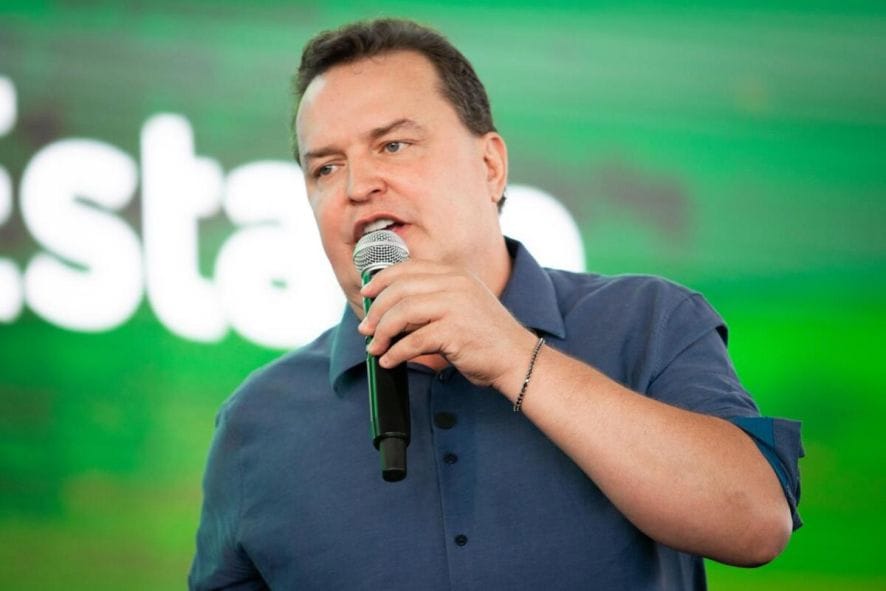"Tem tudo para vir forte", diz Max Russi sobre pré-candidatura de Flávio Bolsonaro