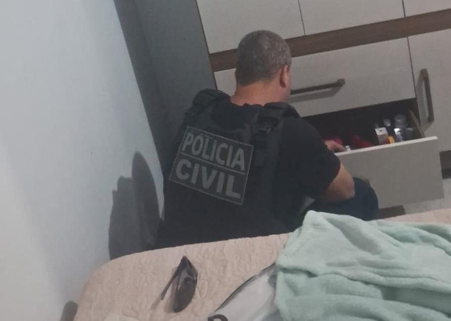 Estudante de direito e namorado são presos acusados de estelionato em Tangará da Serra