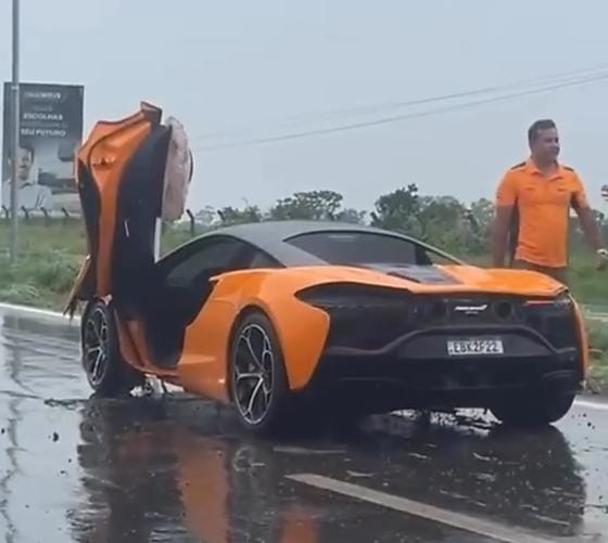 Empresário perde controle de McLaren de R$ 4,5 milhões na MT-251