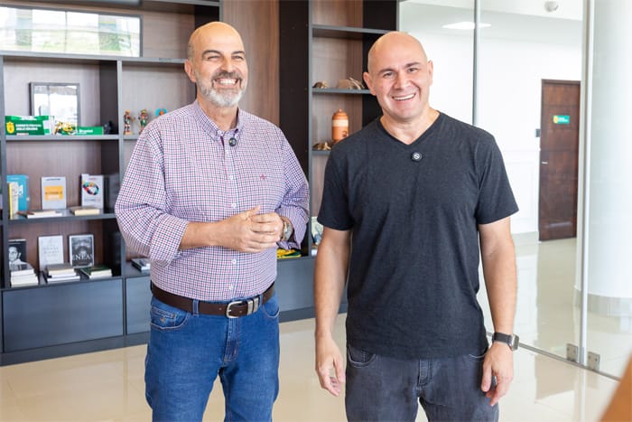 Abilio paga R$ 12 milhões de premiação para servidores por avanços na Educação