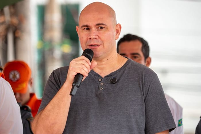 Abilio sanciona lei e dá prioridade no SUS municipal a vítimas de abuso e exploração sexual