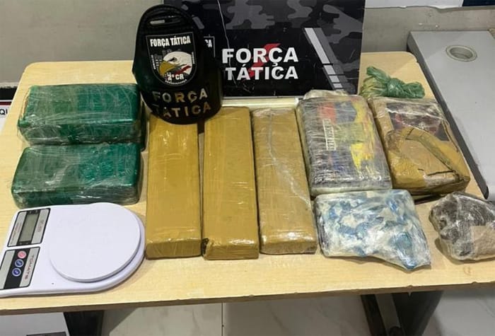 Suspeitos são presos com maconha, pasta base, cocaína e frascos de lança-perfume