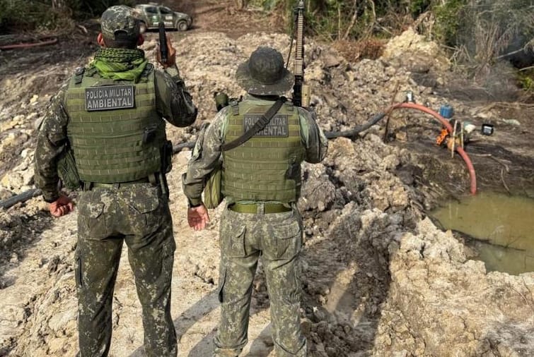 PM apreende equipamentos e fecha garimpo irregular em Nossa Senhora do Livramento