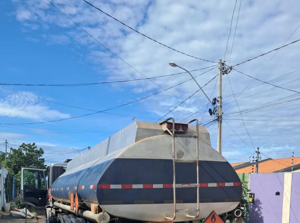 PM detém suspeito por adulteração de combustível e apreende caminhão-tanque em Cuiabá