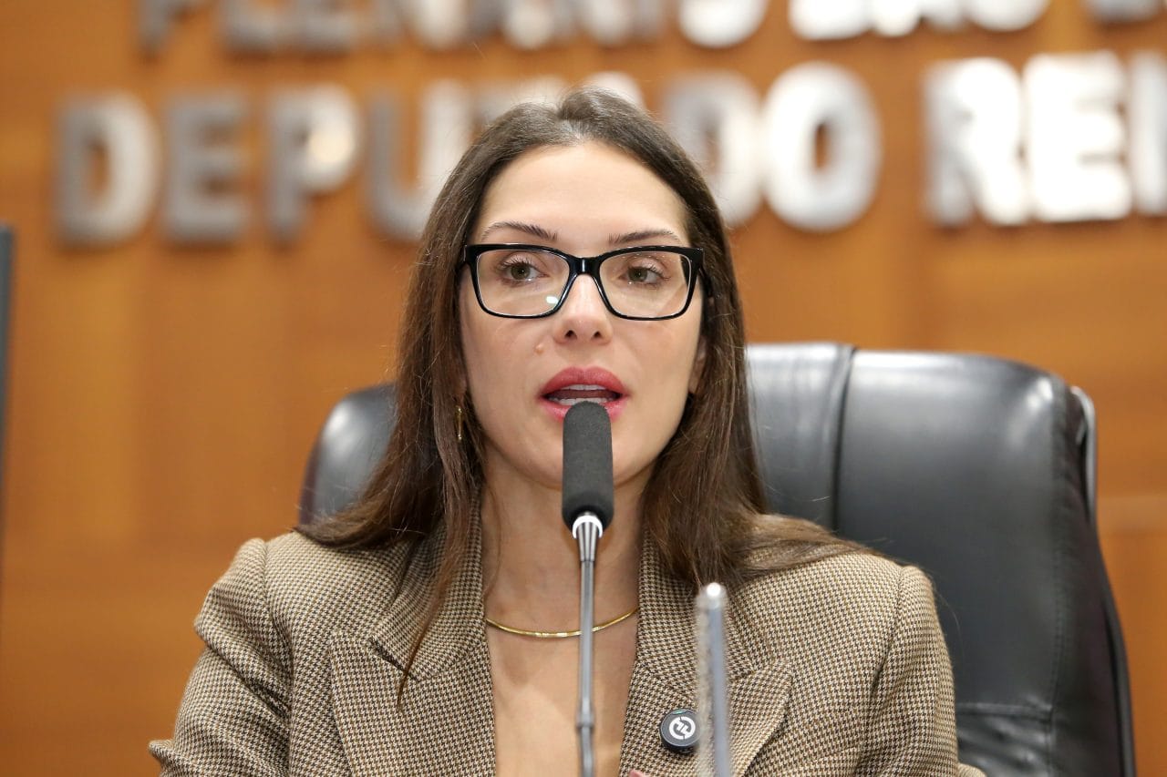 Janaina cobra nova proposta do governo para RGA e descarta reajuste “simbólico”