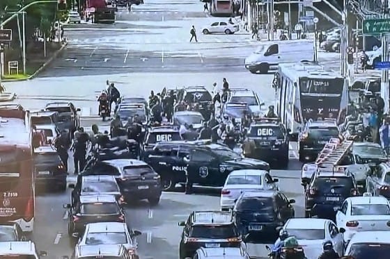 Tiroteio na Faria Lima após fuga de assaltantes deixa um morto e outro baleado