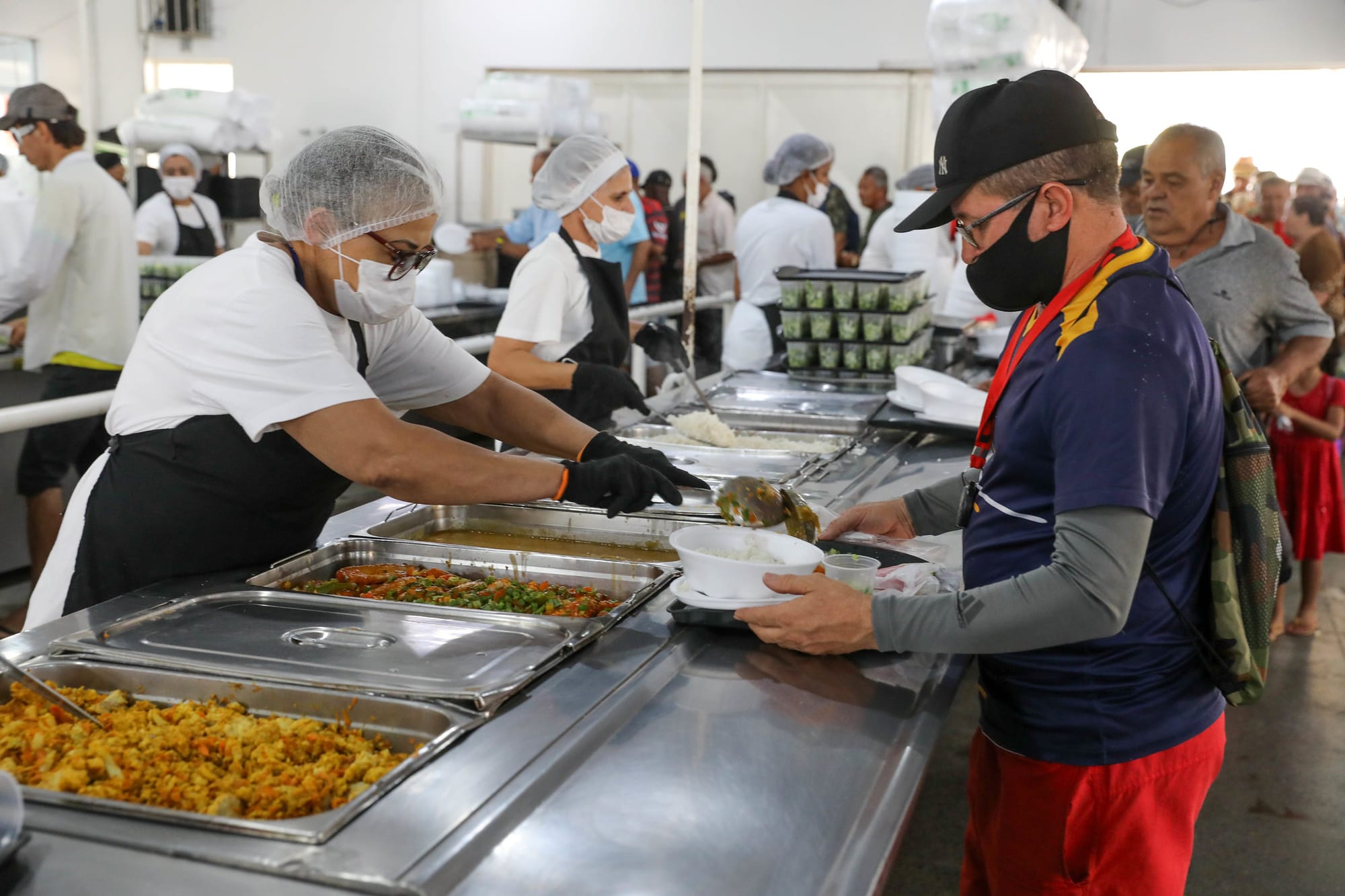 Pesquisa indica que 75% dos usuários aprovam a qualidade dos restaurantes comunitários no DF