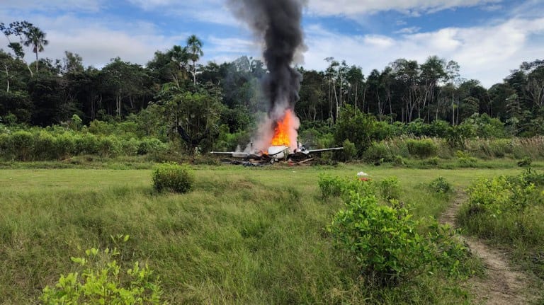 Gefron de MT participa de operação e destrói três aviões usados para tráfico no Peru
