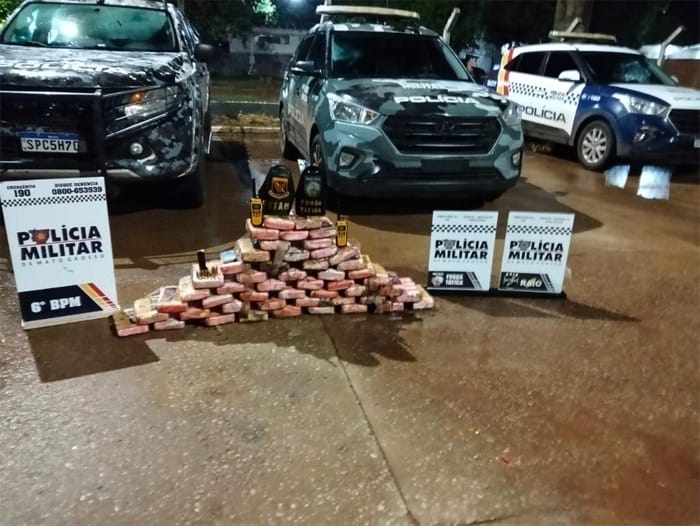 Suspeito é preso pela PM com 50 tabletes de maconha e munições em Cáceres