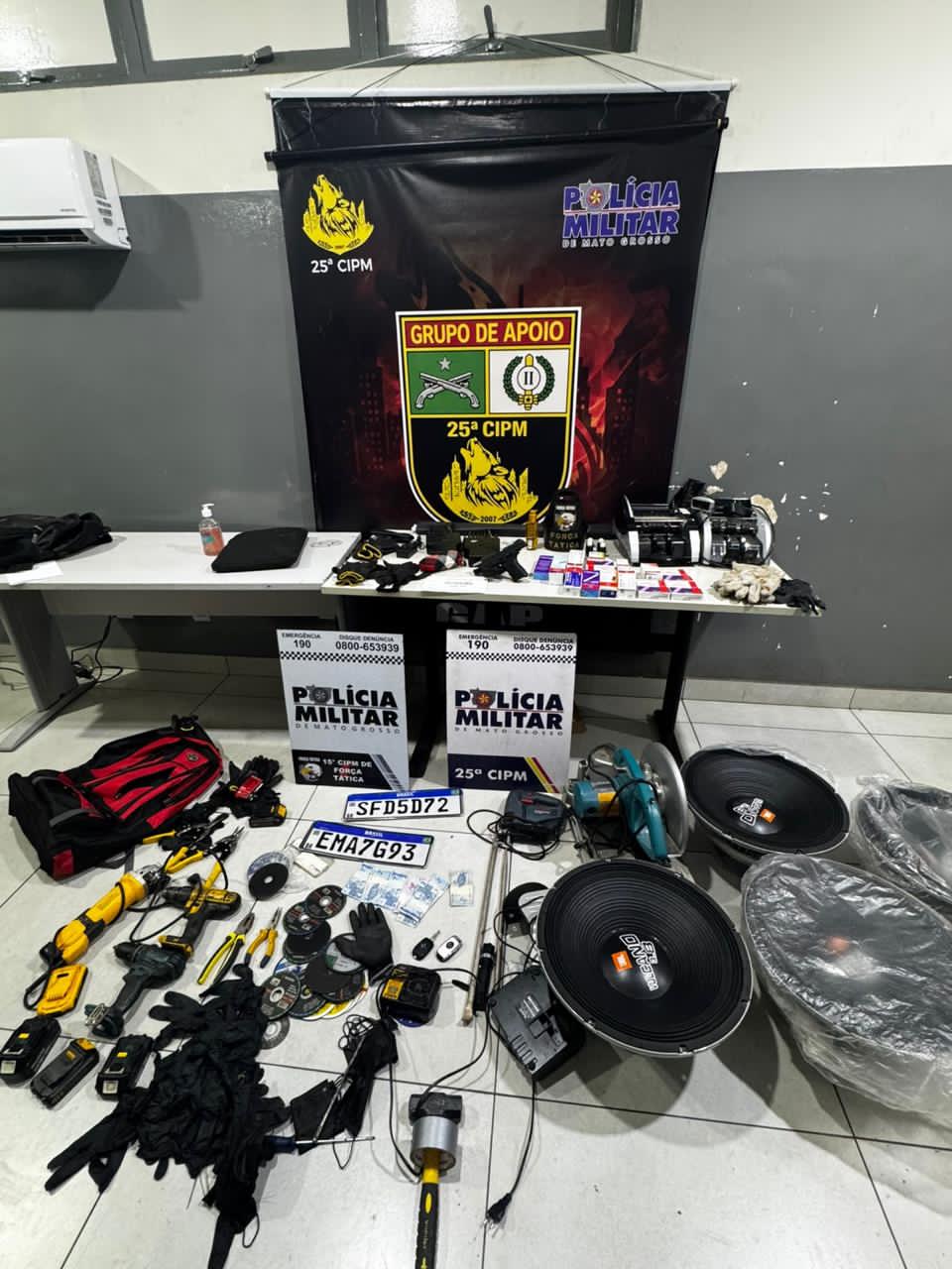PM recupera carros furtados e apreende arma e equipamentos em condomínio de VG; veja vídeos
