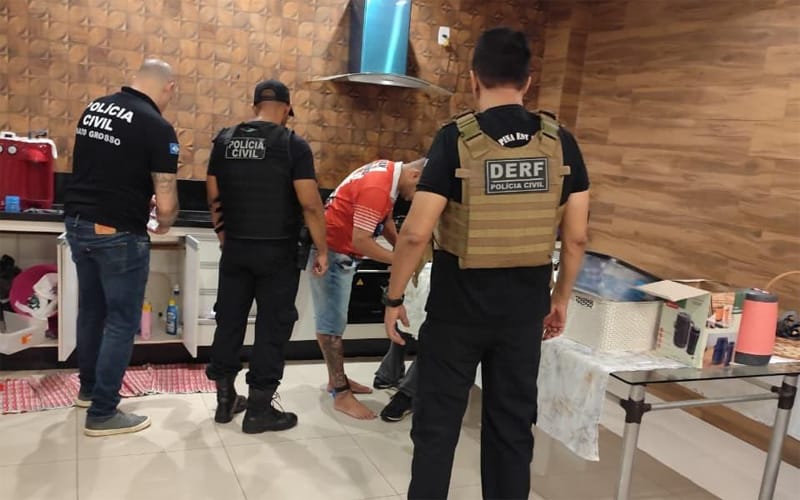 Loja de celular alvo de operação em Cuiabá funcionava como fachada para facção criminosa