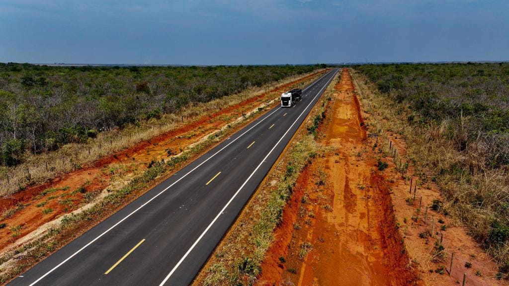 Governo investe R$ 68 milhões parav asfaltar rodovia em Campo Novo e recuperar ruas de Diamantino